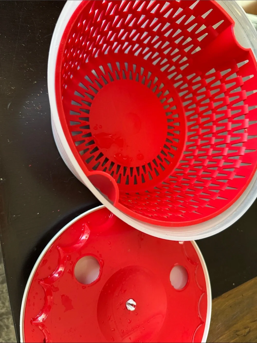 Tupperware White and red salad spinner and lid set